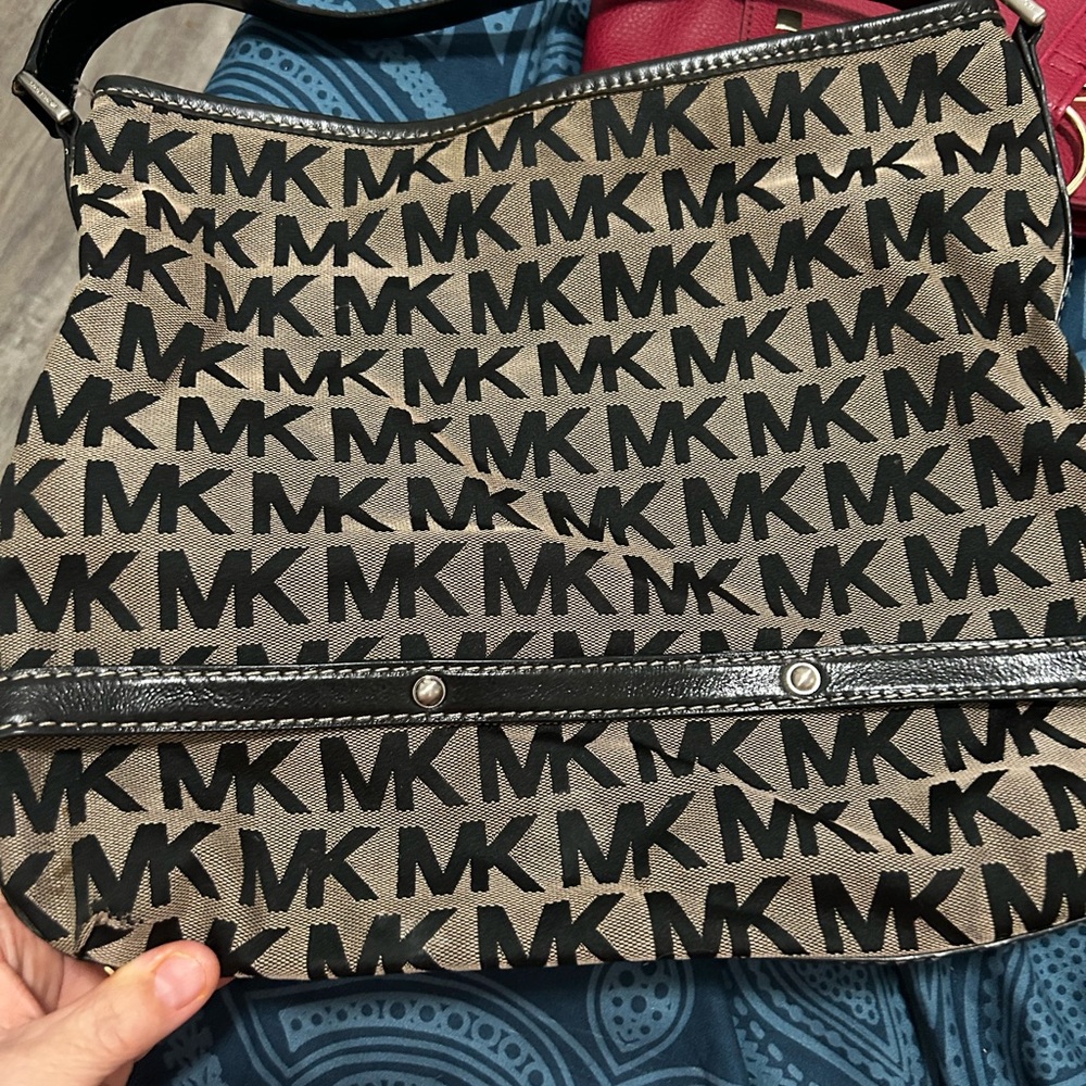 Michael Kors Monogram Bag - Picture 2 of 10